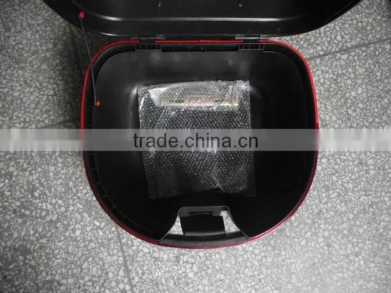 Motorcycle luggage storage
