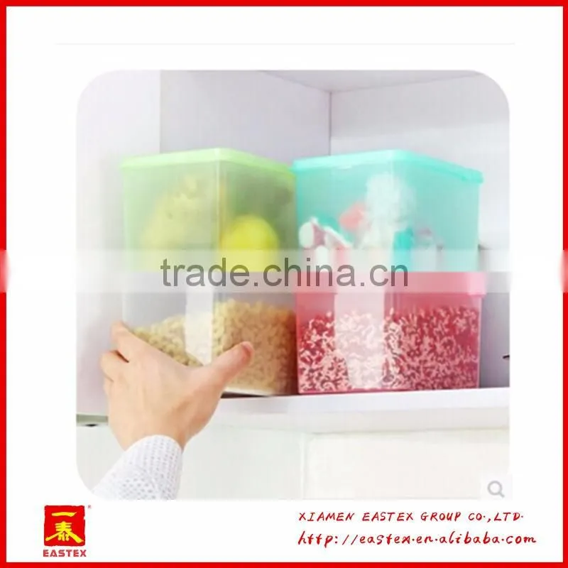 Superimposed flip-open cover food crisper