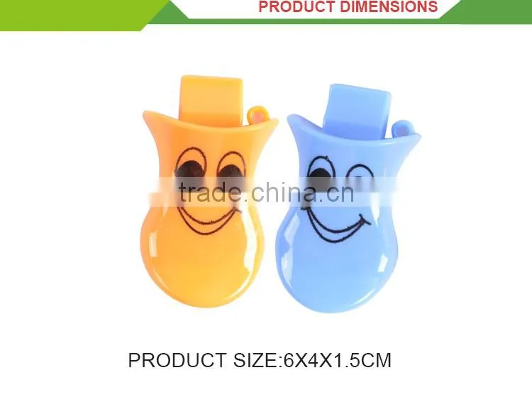 Top selling duckbill shape toys plastic mini funny whistle