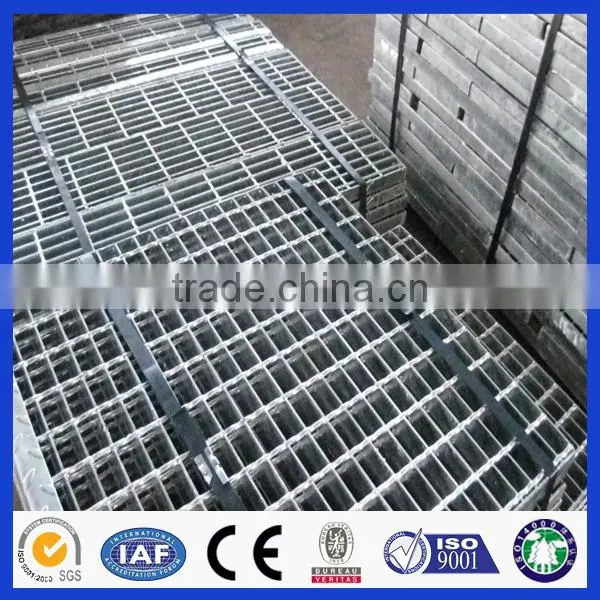 DM Bigger Round Holes Customized Hot Dip Galvanized Steel Grating Galvanized Plain Steel Bar Grating