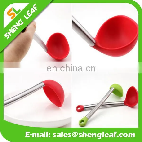 eco-friendly colorful silicone feeding scoop for food
