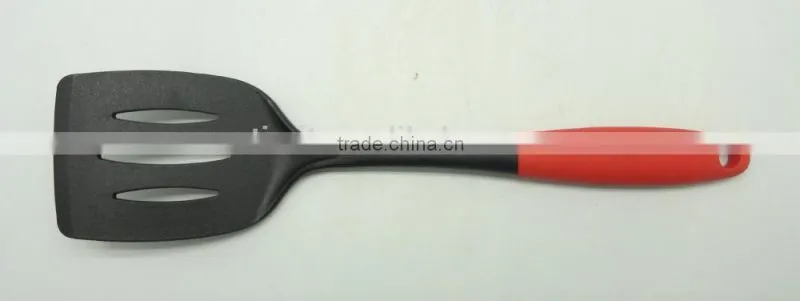 PLASTIC KITCHEN TOOLS