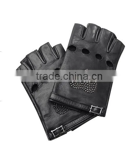 Fashion ladies Heart shape rivets studded less finger driving leather gloves