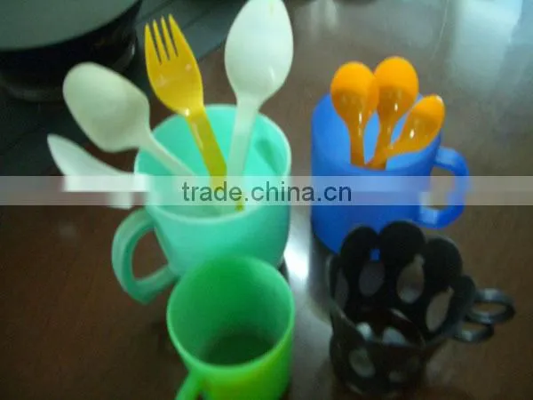 Plastic disposable cutlery making machine