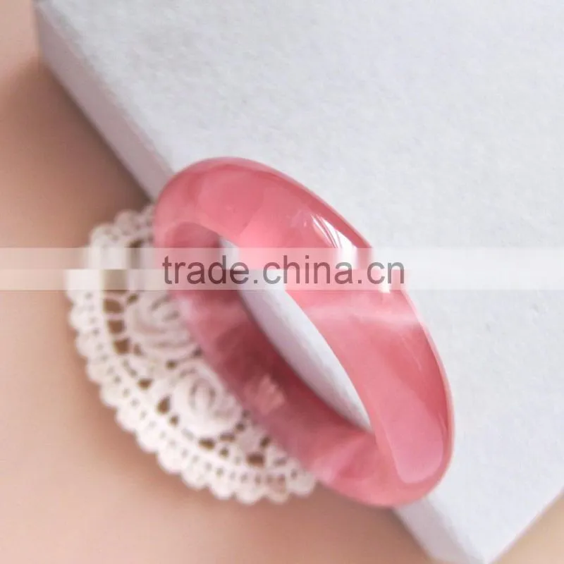 beautiful high quality rose quartz crystal bangles with promotional prices