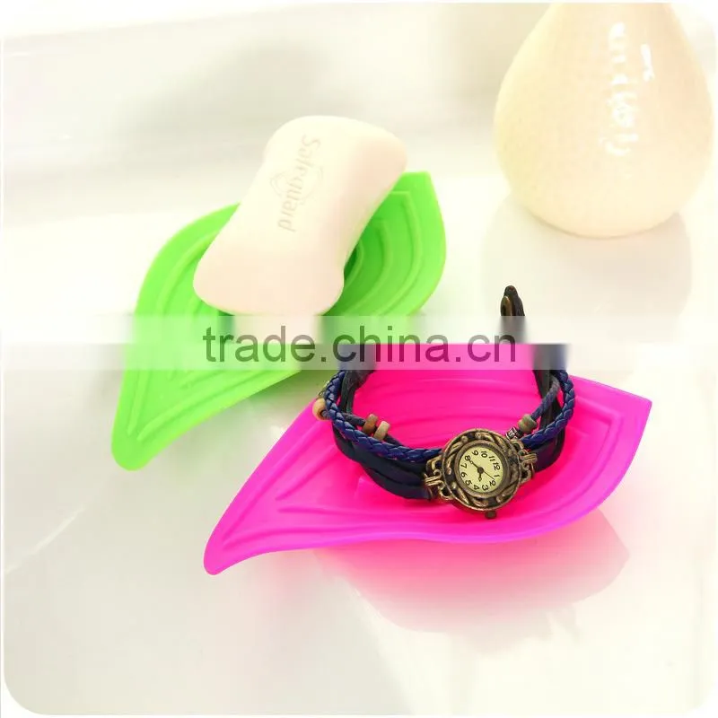 Q111 fashion household wholesale home east plastic shell soap dish