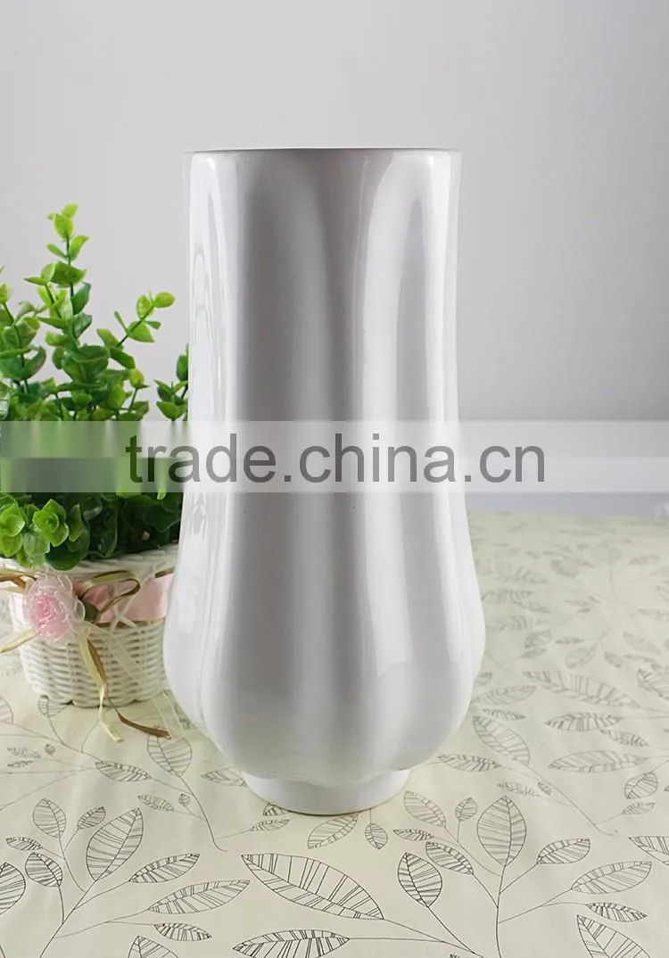 OEM Factory White Grace Horned Ceramic Vases
