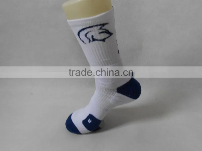 compression sport socks with polyester and cotton