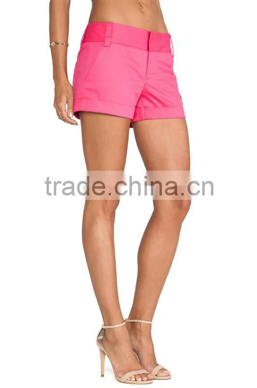 Pictures of women in short shorts