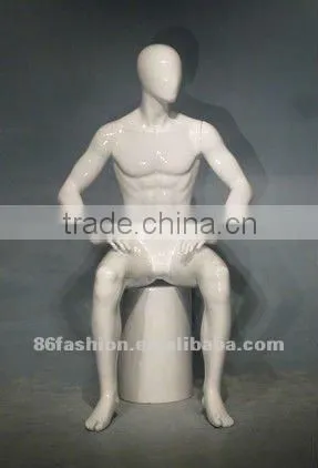 showcase mannequin