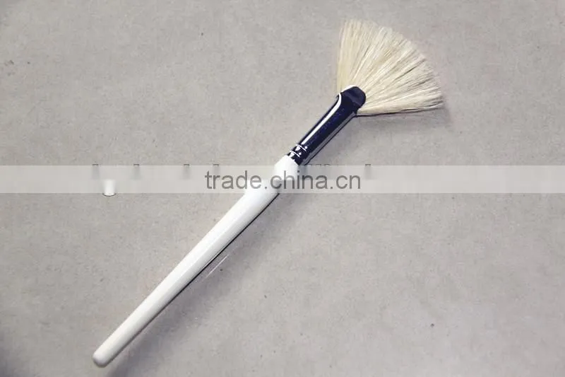 Bristle hair cosmetic brush,wood handle makeup brush