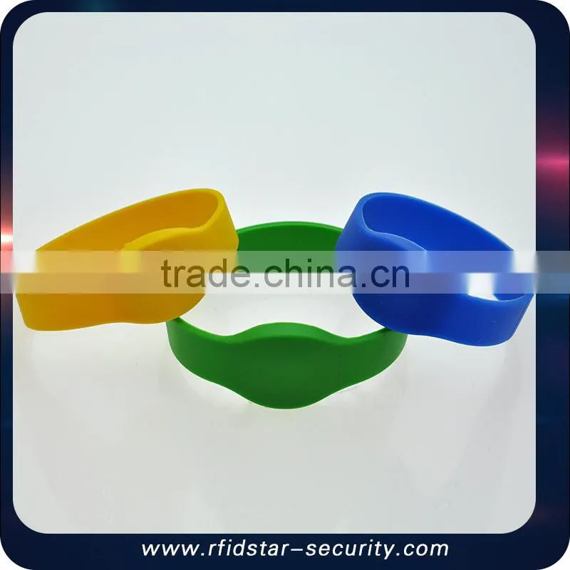 125KHz RFID Compatible ID Bracelet Waterproof Silicone Wristband