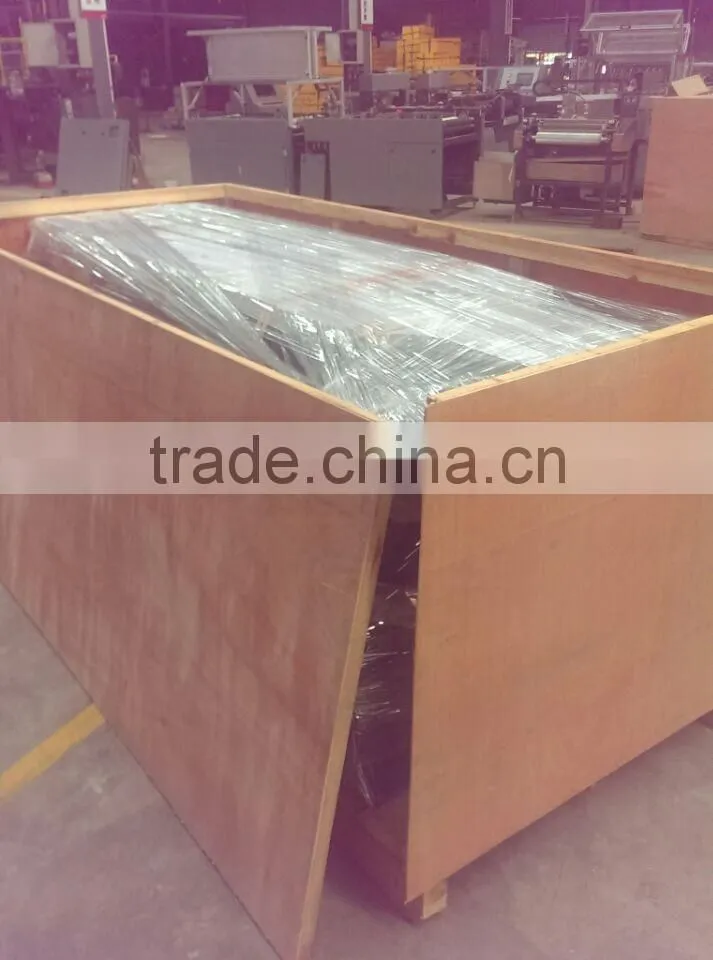 Rigid box automatic gluing machine
