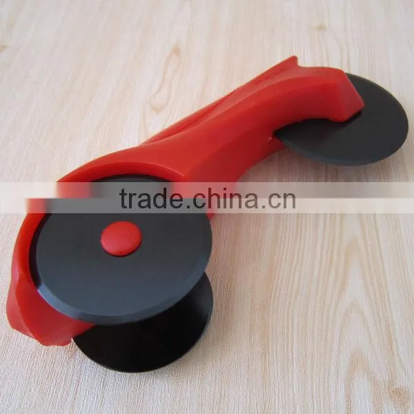 New design plastic pizza tool with blister card packing