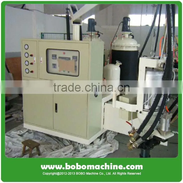 Preinsulated pipe foam injection machine