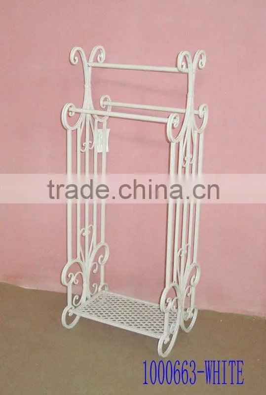 Metal foldable towel rack