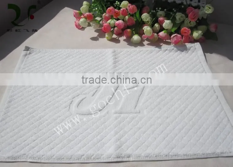Hotel bathroom floor towel mat
