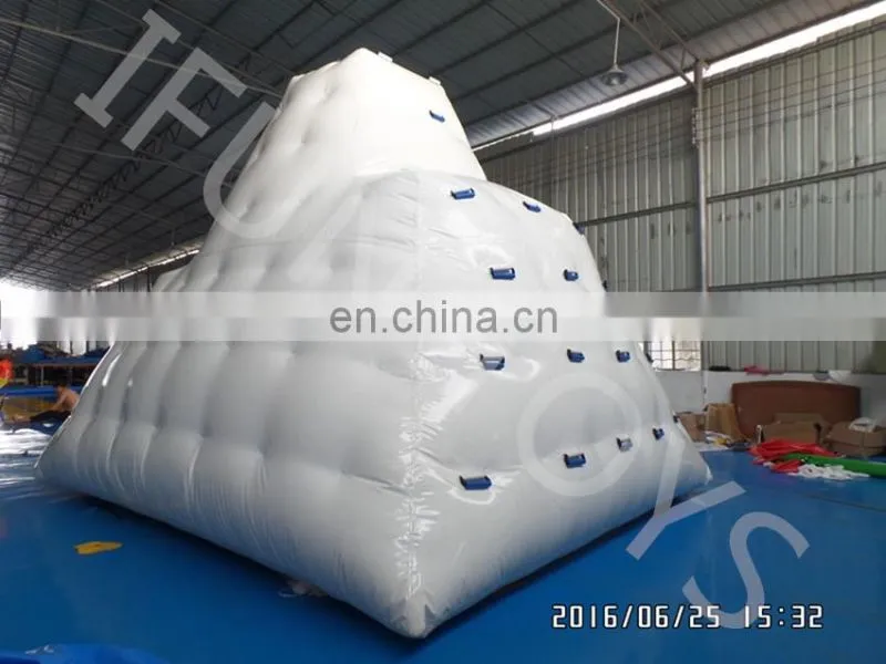 Mini water park inflatable iceberg water toys for kids