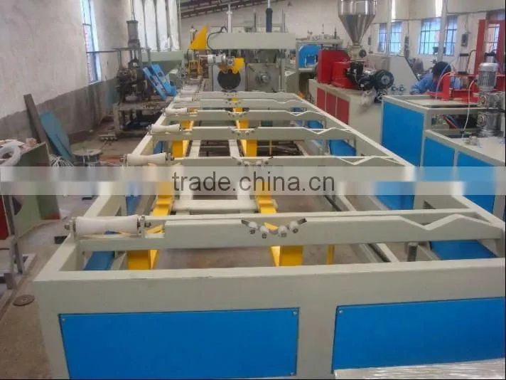PVC pipe expanding machine