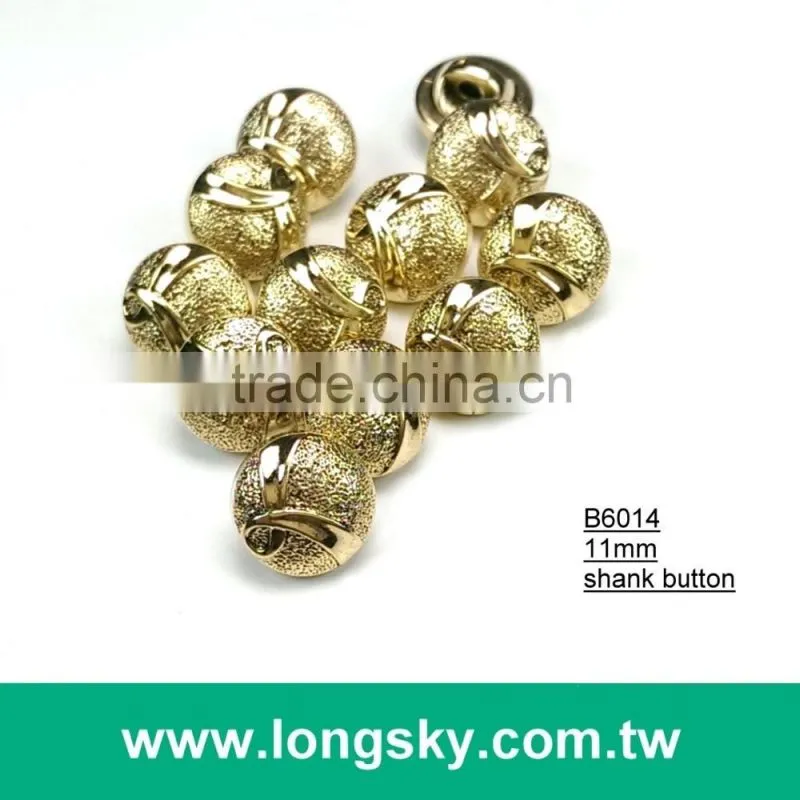 (#B3189) Royalty theme pattern antique brass plated button with shank back