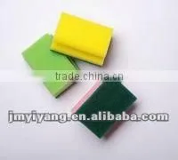 Grip sponge scourer