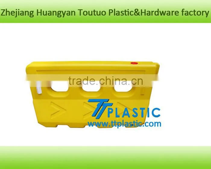 Highway facilities plastic barricades fluorescent blow moulding tooling