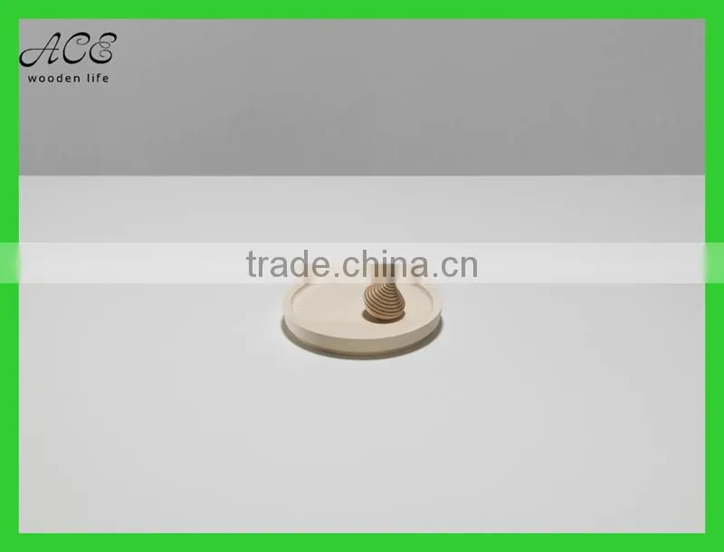 Round shape wooden serving tray