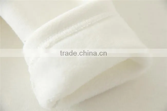 Hot Sale Kids White Cotton Tops with Bear Appliqued Long Sleeves Bottoming Shirts for 3-15years