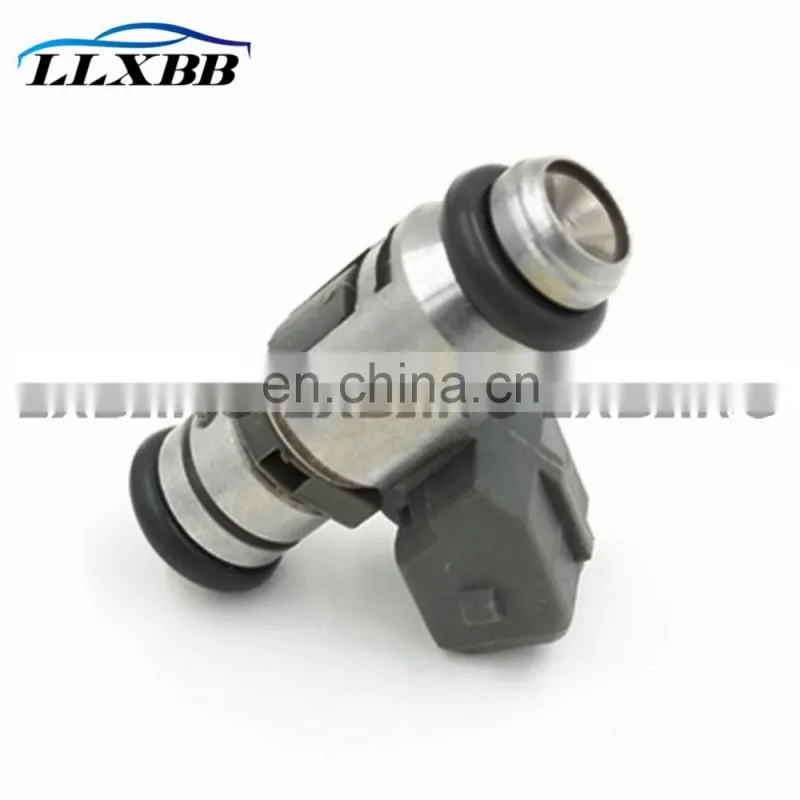 Original Fuel Injector Injection Nozzle IWP044 For VW Gol Parati Polo Quantum Santana Saveiro 501.088.02