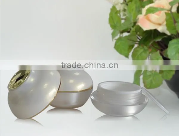 Eco-friendly 30/50/120ml gold round acrylic lotion bttle factory