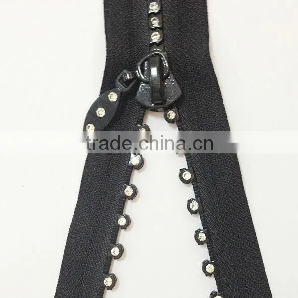 Decorative plastic rhinestone zippers for handbags