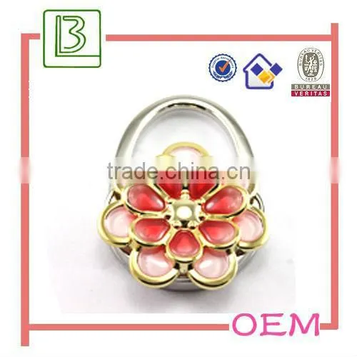 heart shaped bag hanger