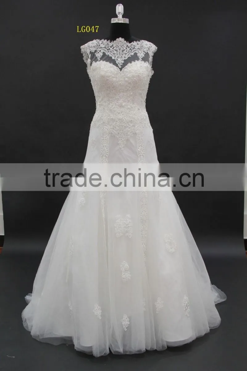 2016 best sellinig dress! Elegant slim A-line venice lace with delicate beading wedding dress