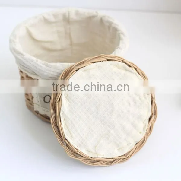 Linyi wicker basket with lid small empty gift basket