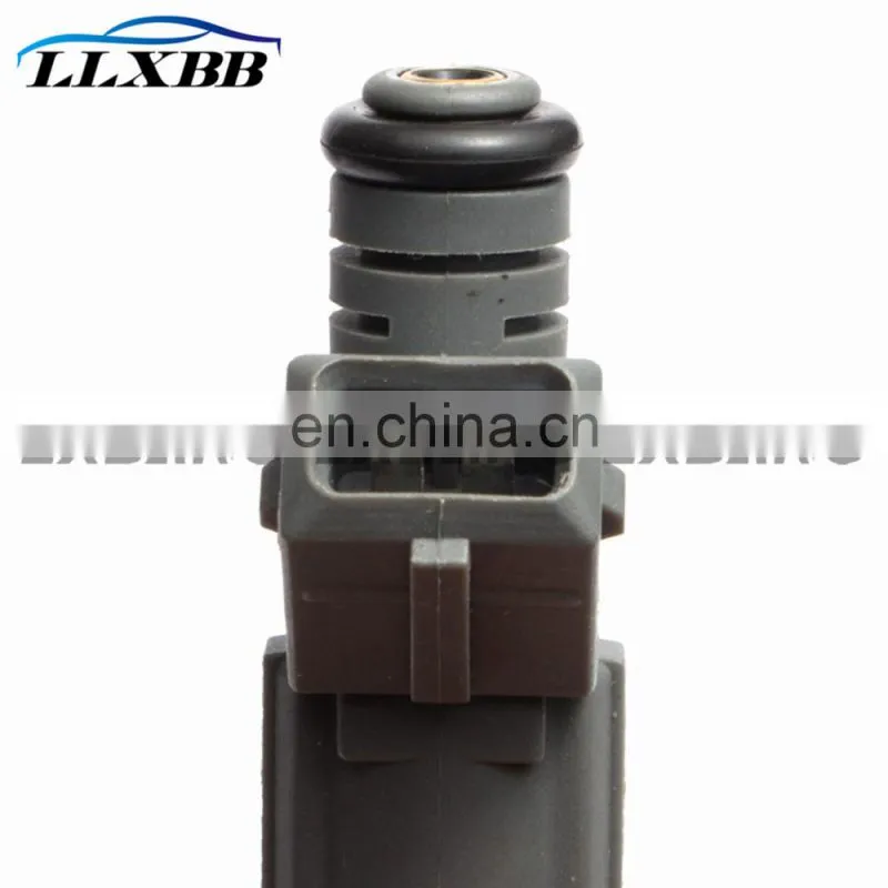 Genuine LLXBB Fuel Injector 0280155828 For VW Santana 99 Rookie