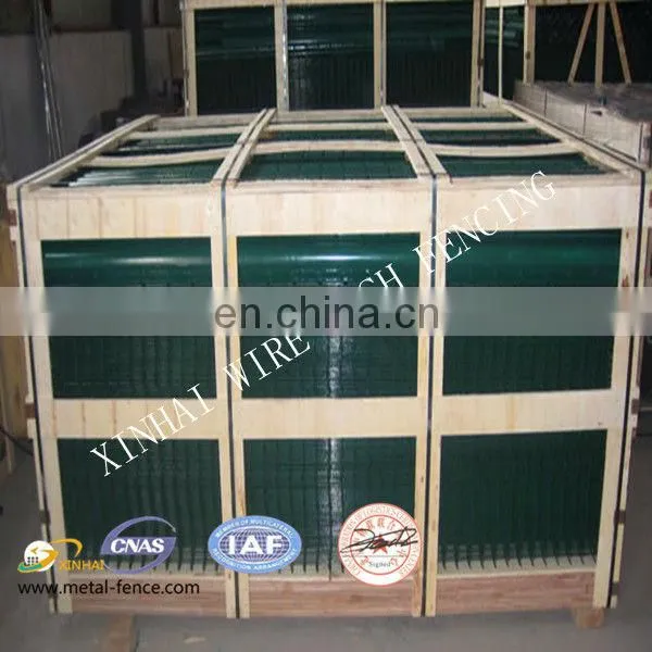 Triangular curved galvanized wire fence