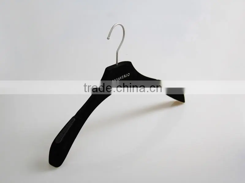 popular velvet flocking hanger with custom velvet color for people