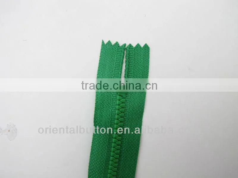 close end polyester zipper