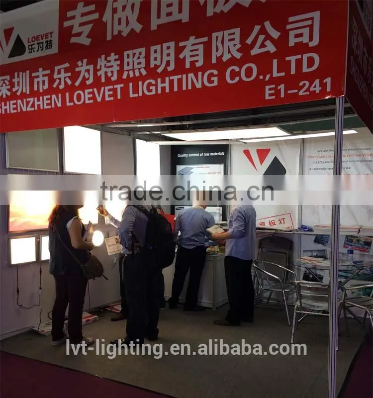 Ceiling mounted Triac dimmable round flat lamp with remote control