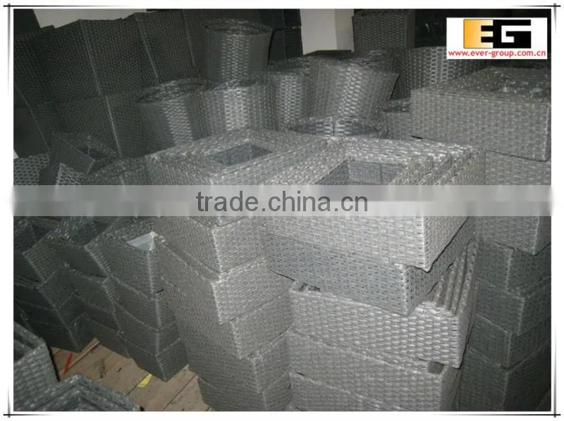 Outdoor plastic rattan with liner flower baskets