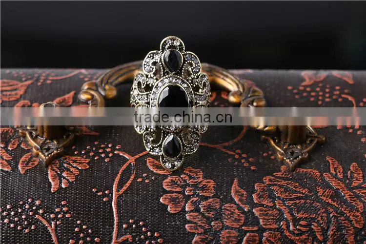 Classical women vintage rhinestone jewelry ring