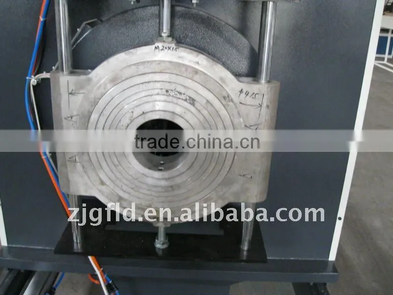 Plastic Pipe Cutting Machine