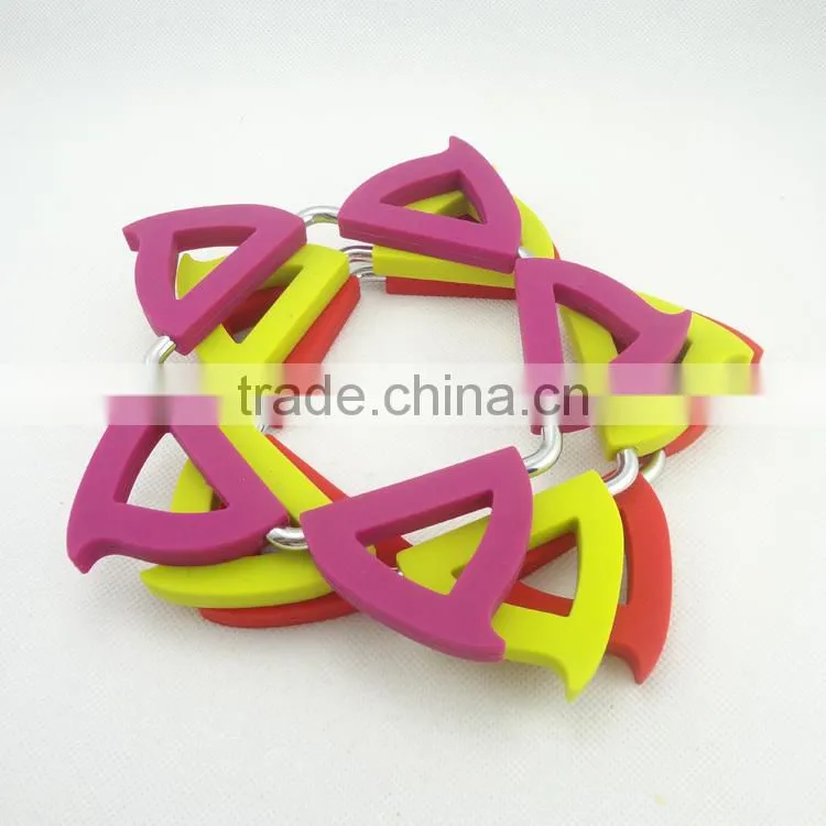Thick silicone hot pot pads with big hardware