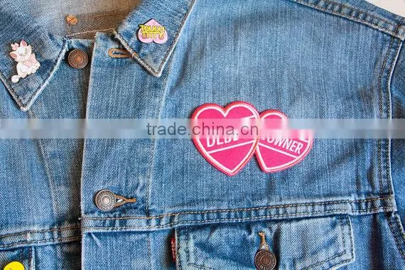 Custom heart embroidered patch for clothes embroidery patch made in china choose size/color