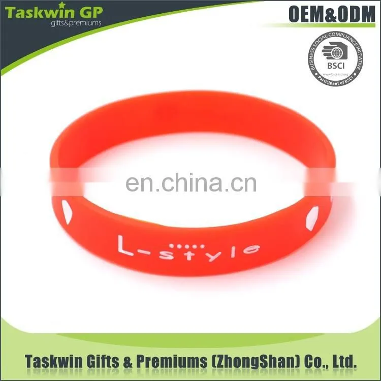 Factory direct sales eco-friendly fashion custom design silicone bracelet rubber wristbands