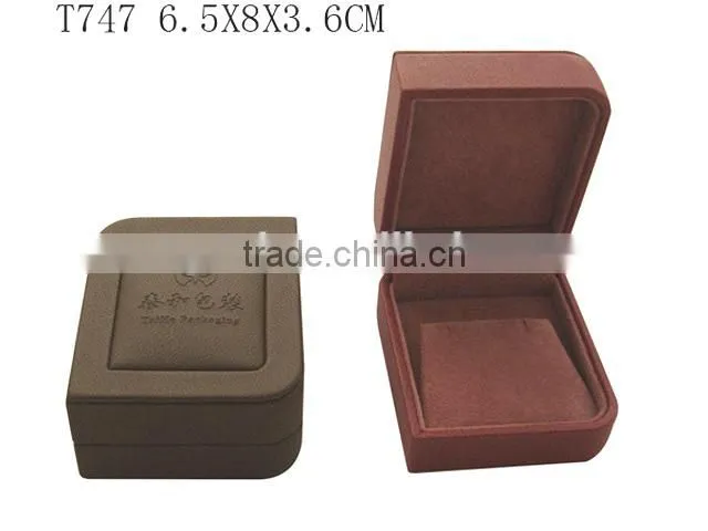T749 Faux Leather Brown Bracelet Necklace Chain Jewelry Box with Velvet
