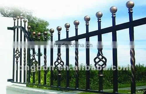 2014 Top-selling wrought iron security garden fence