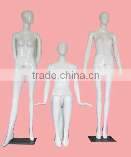 Shopwindow colthing fashion display model