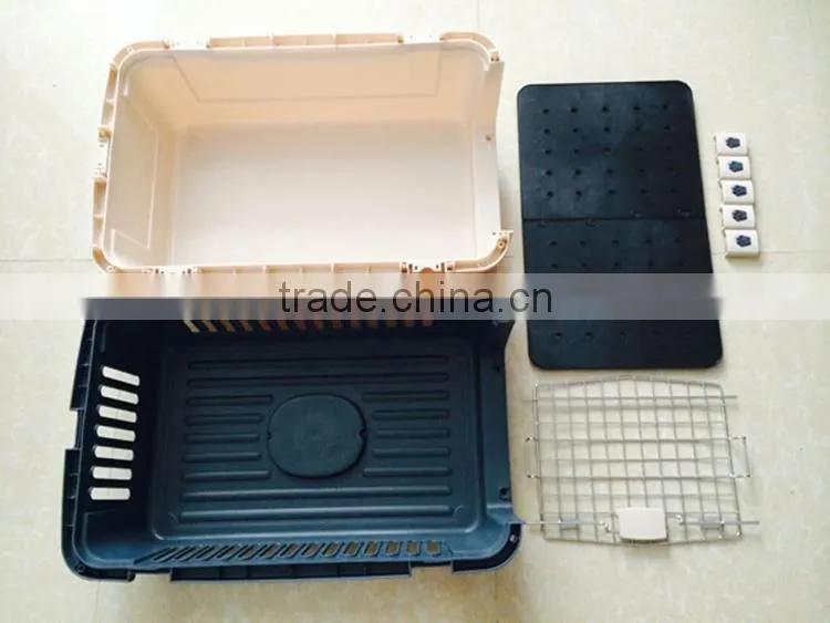 PP Material & Stainless Plastic Dogs Transport house Products/ cage/ carrier: Durable & Soft