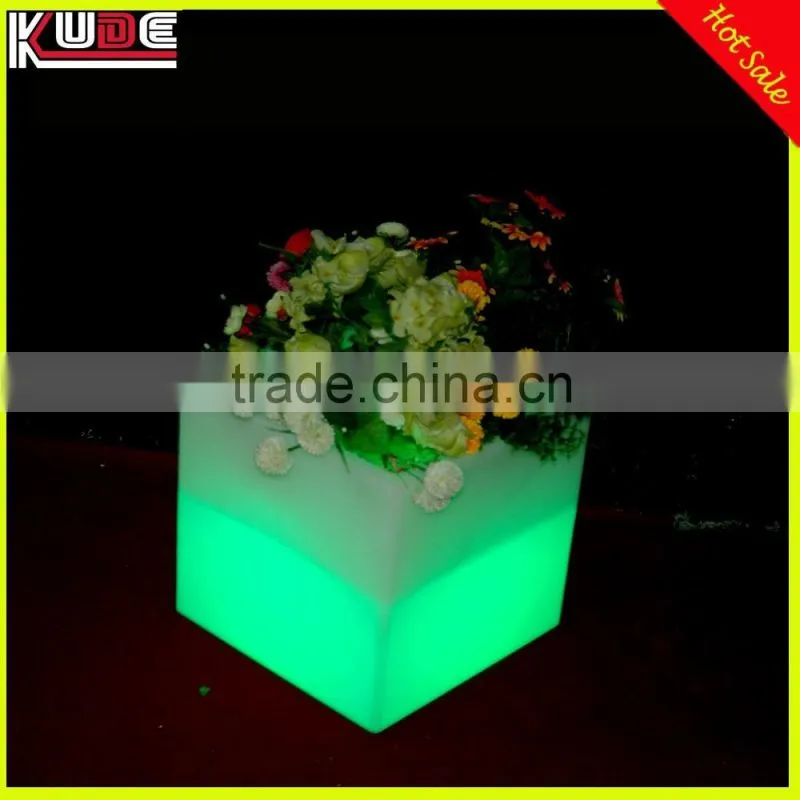 rechargeable light up plastic cube ice bucket with LED rgb lamp